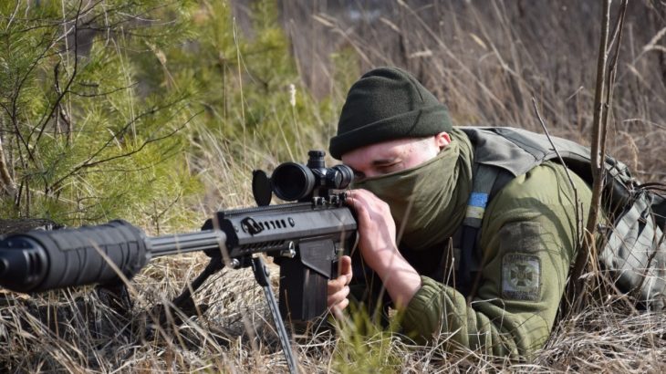 Voják s Barrett M82