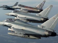 Eurofightery Typhoon ve formaci
