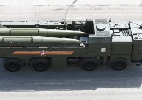 2 rakety Iskander-M