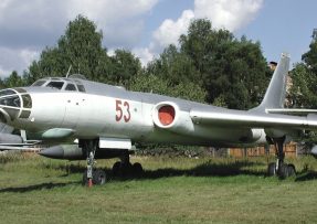 Tupolev Tu-16