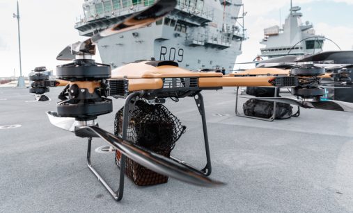 Dron na lodi