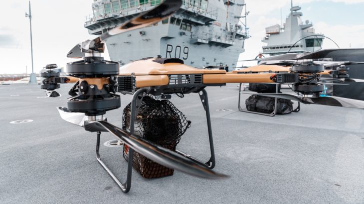 Dron na lodi