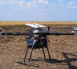 Dron s anténou
