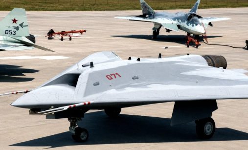 Ochotnik a Su-57