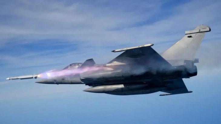 Rafale odpaluje střelu