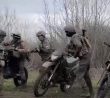 Ruští vojáci na motocyklech