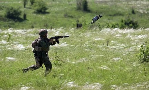 Voják a dron