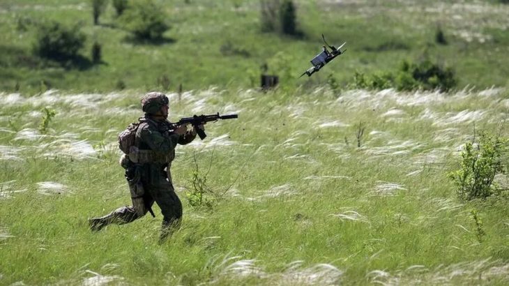 Voják a dron