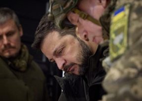 Volodymyr Zelenskyj na jednání armády