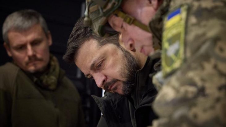 Volodymyr Zelenskyj na jednání armády