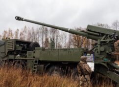 Ukrajinská houfnice 2S22 Bohdana na podvozku Tatra T815