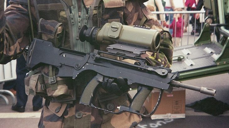Puška FAMAS