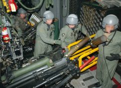 Houfnice 105 mm v AS-130