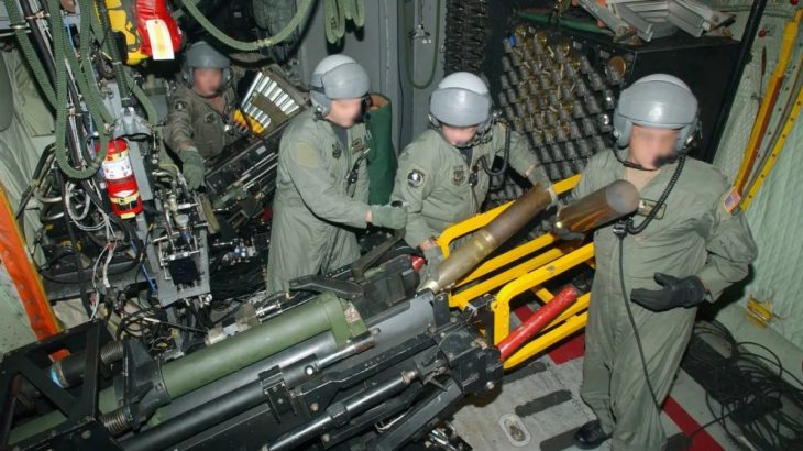 Houfnice 105 mm v AS-130