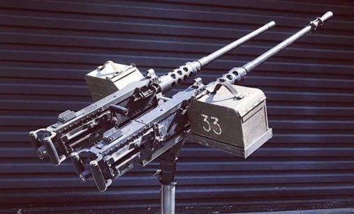 Dvojče z M2 Browning