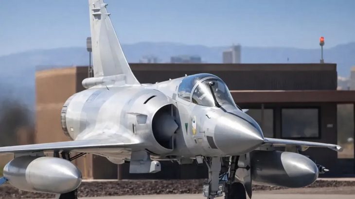 Mirage 2000 na základně