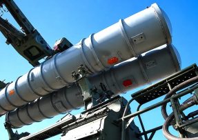 Nabíjení střel do S-400