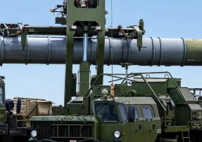 Ruská PVO, nabíjení střely do systému S-400