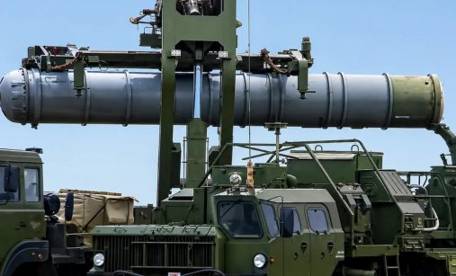 Ruská PVO, nabíjení střely do systému S-400