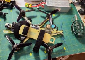 Dron Bumerang