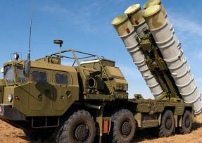 Odpalovací vozidlo systému S-400
