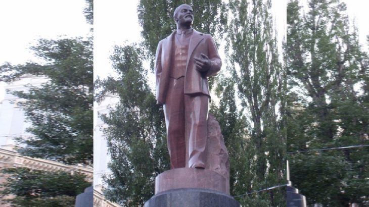 Socha Lenina v Kyjevě