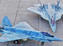 Maketa Su-75 s Su-57