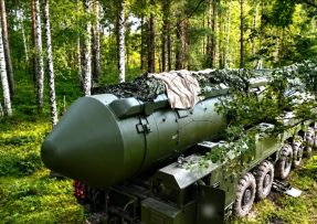 Ruská balistická raketa Topol