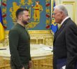 Volodymyr Zelenskyj při jednání