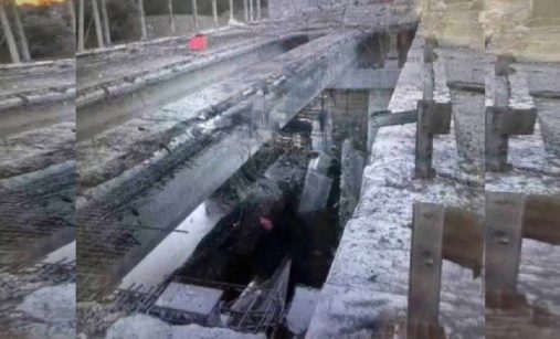 Zničený most v Novoazovsku