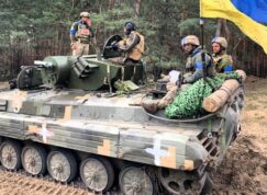 Ukrajinští vojáci na BMP-1
