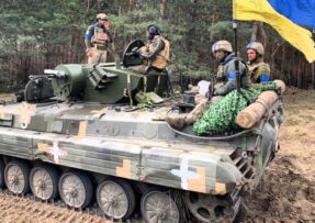 Ukrajinští vojáci na BMP-1
