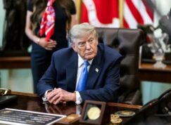 Donald Trump v pracovně