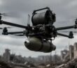 Dron s optickým vláknem