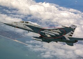 F/A-18E Super Hornet s AIM-424 LRAAM