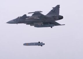 Gripen testuje odpal střely Taurus