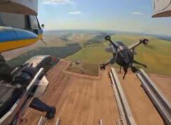 Interceptorový dron odpálený z Mi-8