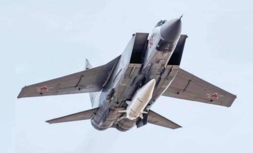 MiG-31K se střelou Kinžal