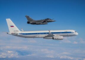 Rafale a Tupolev Tu-214PU