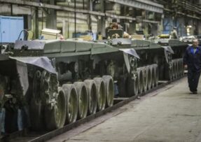 Generální oprava tanků v továrně Rostec