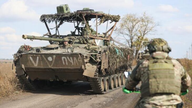 Ruské BMP-2 s ruským vojákem