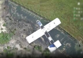 Ruský dron lovený ukrajinským dronem