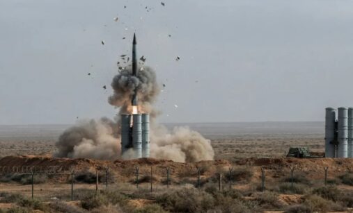 S-300 nebo S-400 odpal