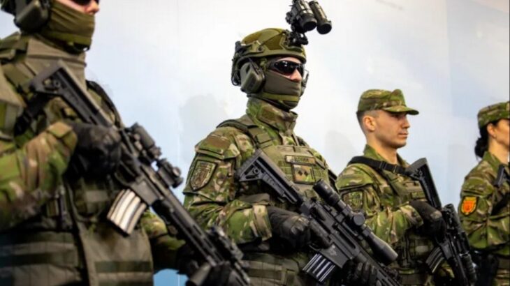 Nové uniformy a zbraně slovenské armády