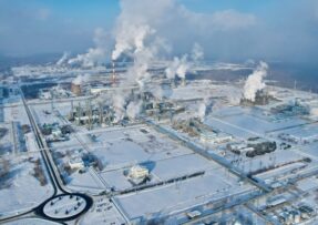 Petrochemický závod Zapsibneftekhim v Rusku