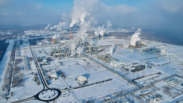 Petrochemický závod Zapsibneftekhim v Rusku