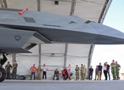 Anduril YFQ-44A Fury v hangáru