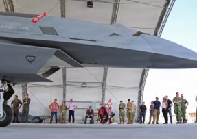 Anduril YFQ-44A Fury v hangáru