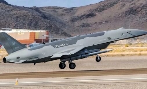 Anduril YFQ-44A Fury vzlétá