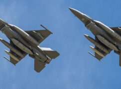 Letouny F-16